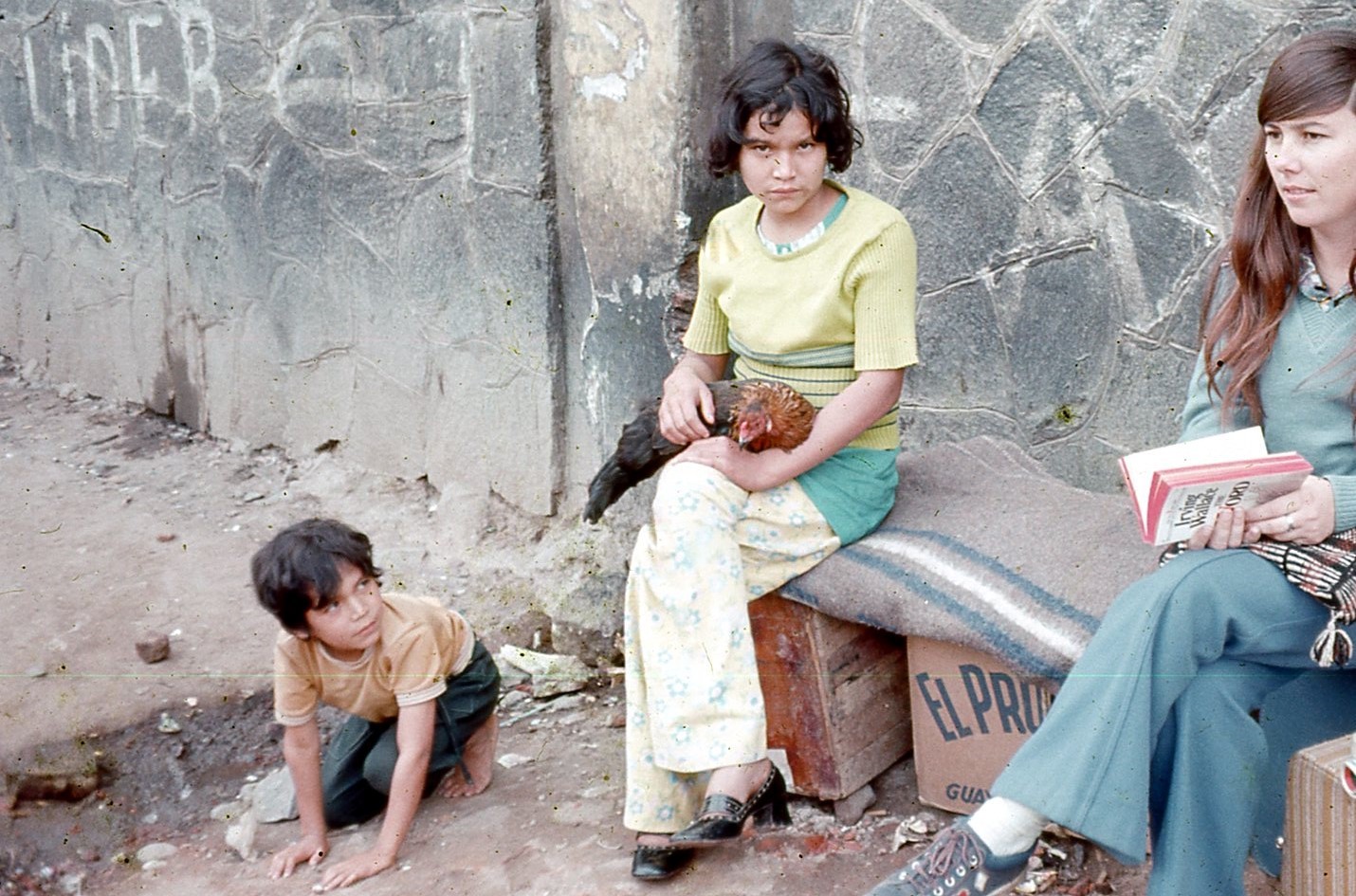 Quito waiting for the bus 1 fix2